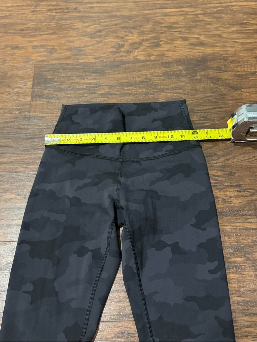 lululemon athletica Women's Black Camouflage Leggings Size 4 - Picture 8 of 9